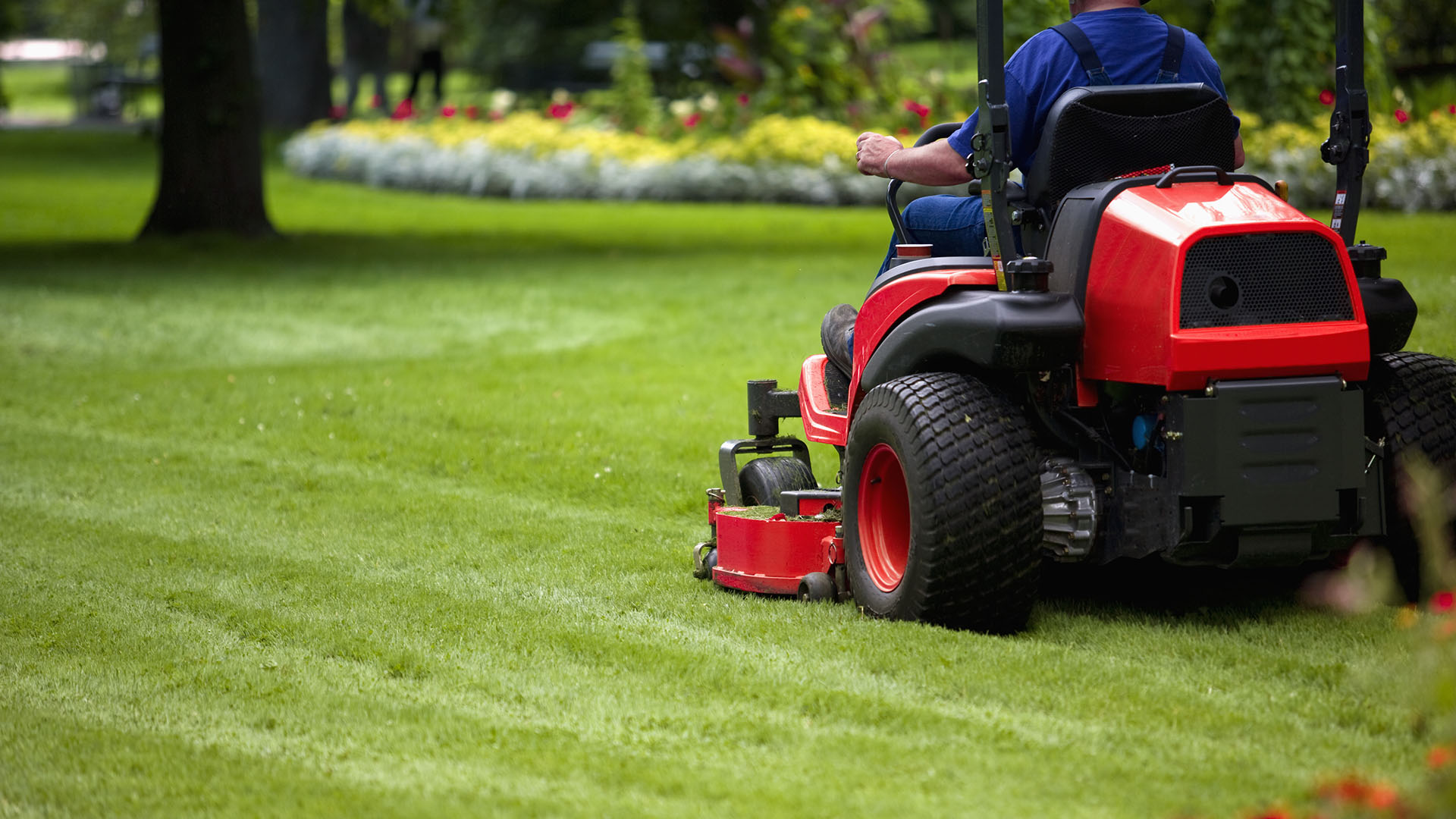 how fast does a riding lawn mower go