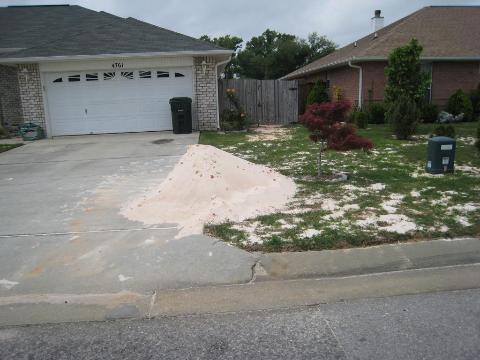 does sand kill weeds