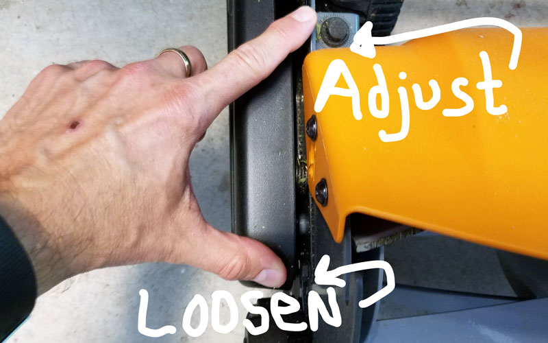 how to adjust blades on fiskars reel mower