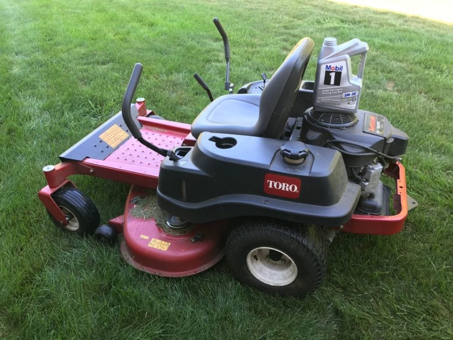 can you use car oil in riding lawn mower