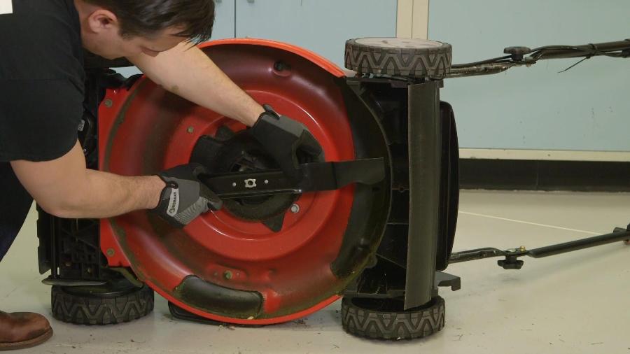how to loosen a lawn mower blade