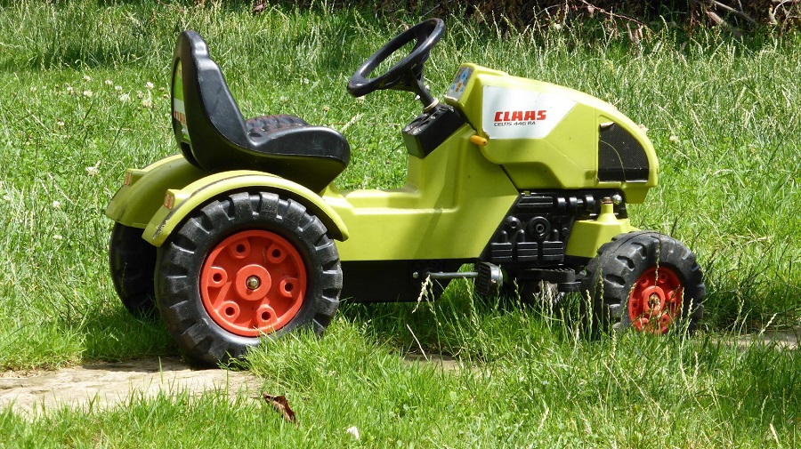 how to clean the underside of a riding lawn mower